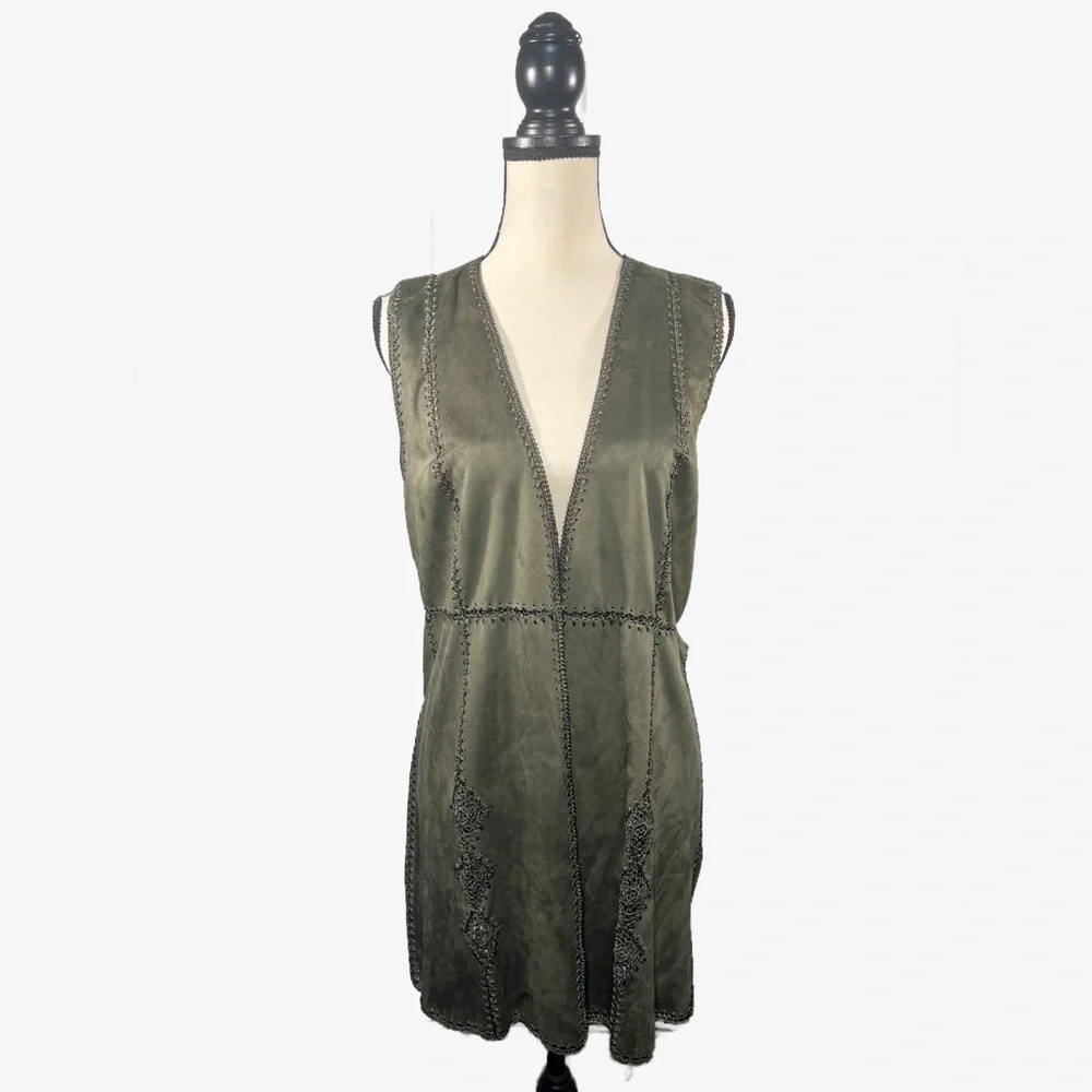 Chelsea and Theodore Vegan Olive Suede Crochet Open Front Vest Womens size Small